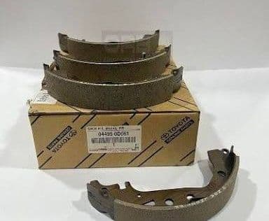 Toyota Genuine Part 04495-0D061  Rear Drum Brake Shoe Kit