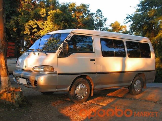 Hyundai H-100 2002 White