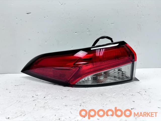 Toyota Genuine 81591-02310 Rear Lamp Assembly – RH Corolla